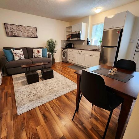 Adorable 1- Bedroom Suite In Langford Виктория Экстерьер фото