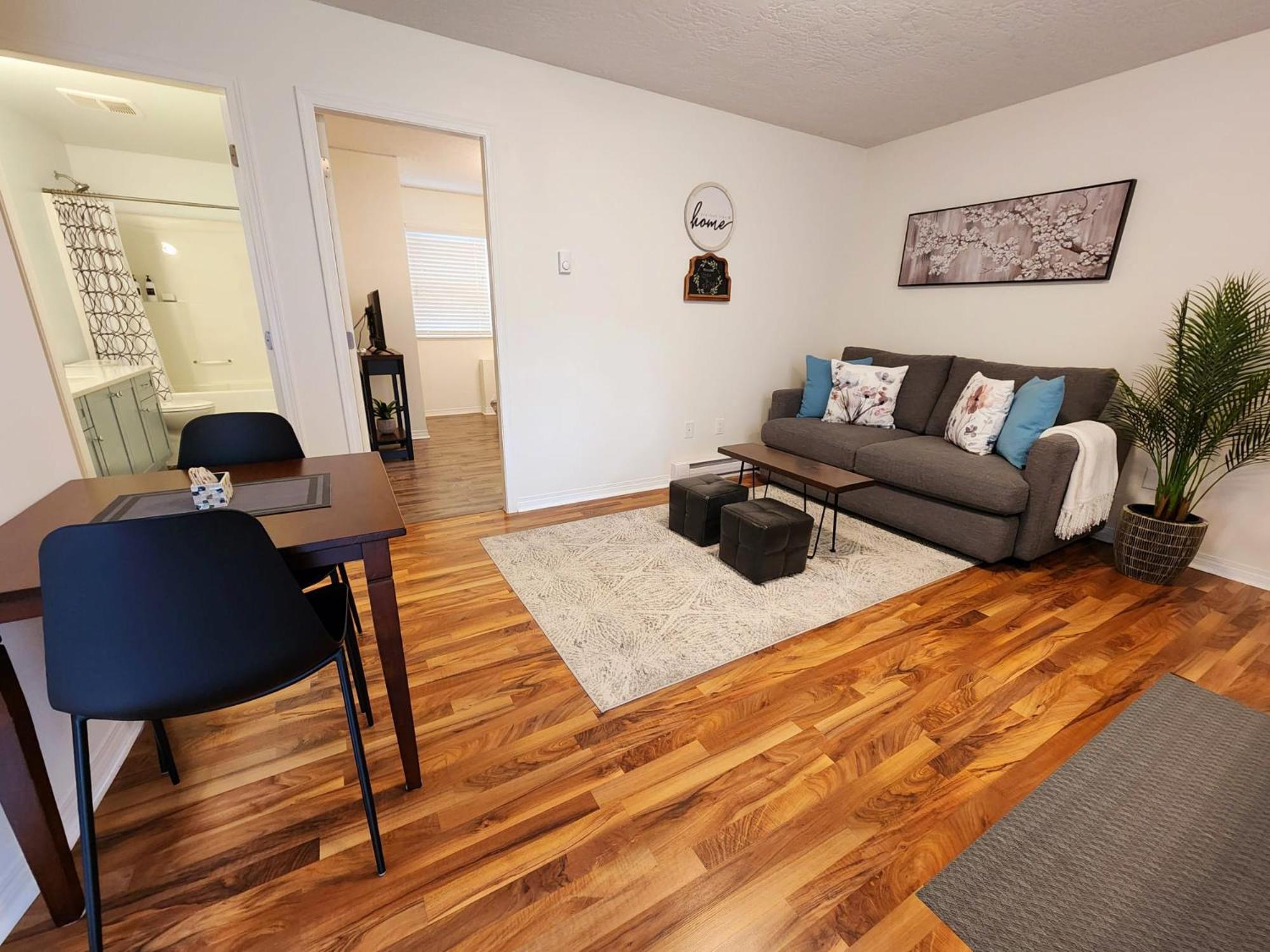 Adorable 1- Bedroom Suite In Langford Виктория Экстерьер фото