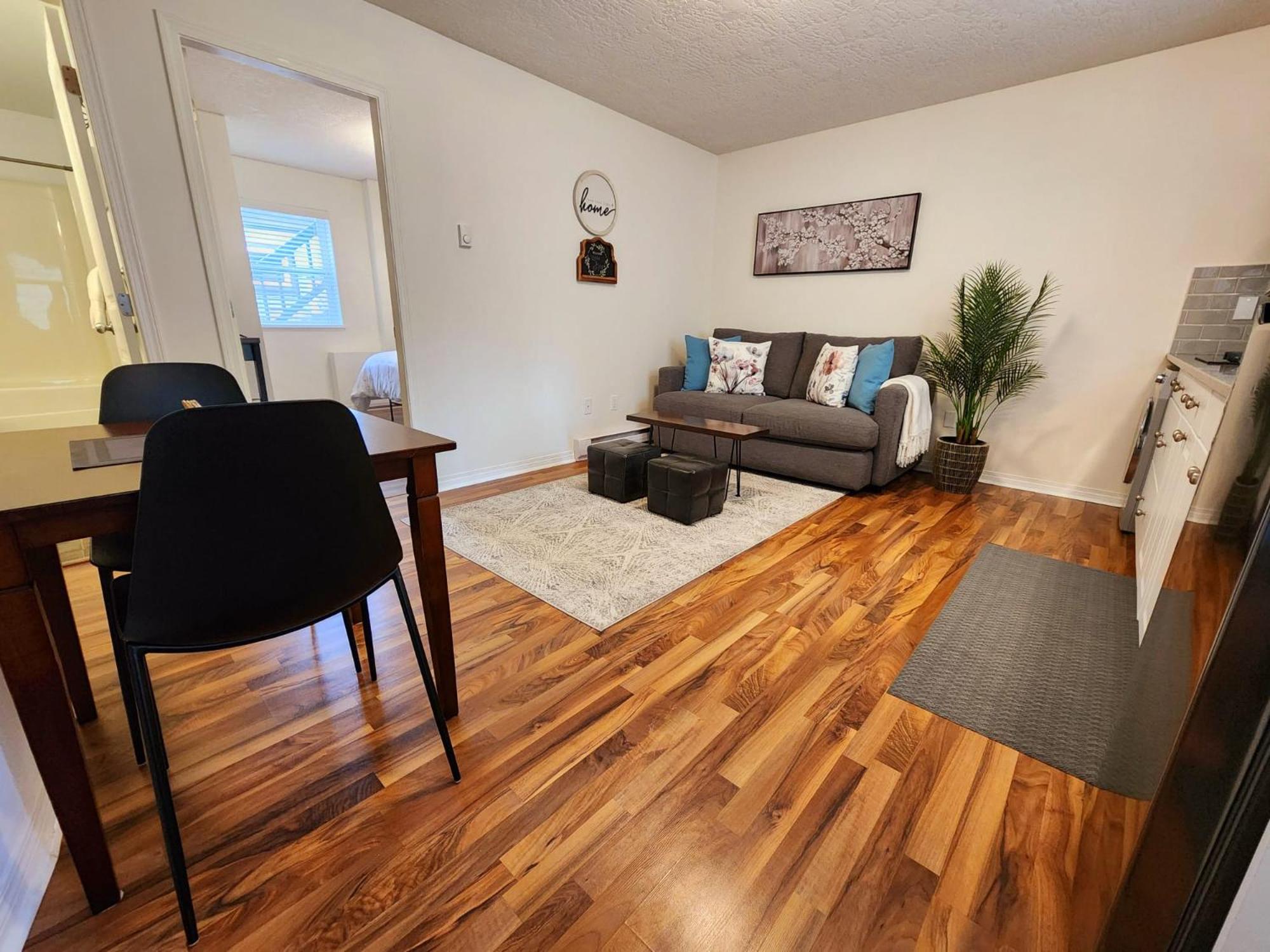 Adorable 1- Bedroom Suite In Langford Виктория Экстерьер фото